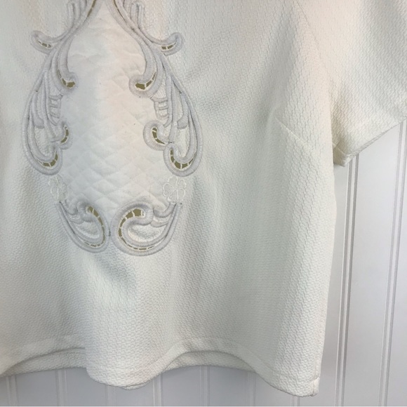 TOBI Boxy Top, Large, Cream Quilted Knit Detail, Embroidered, Short Sleeve - Picture 4 of 14